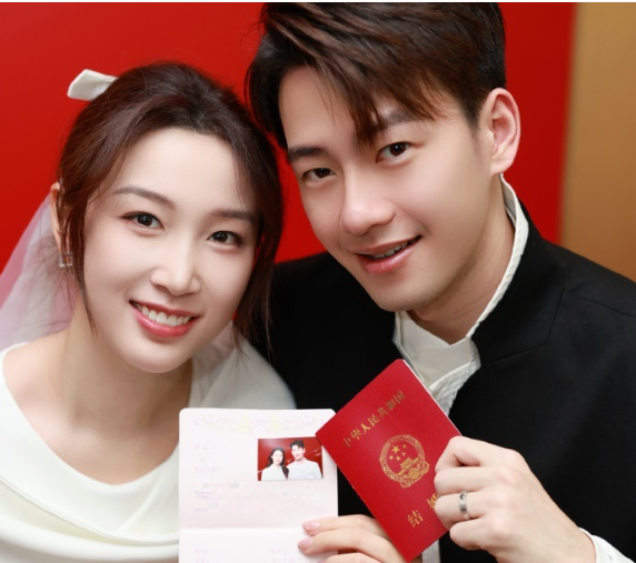 多名乒羽运动员点赞祝福！王昶钱天一官宣领证结婚