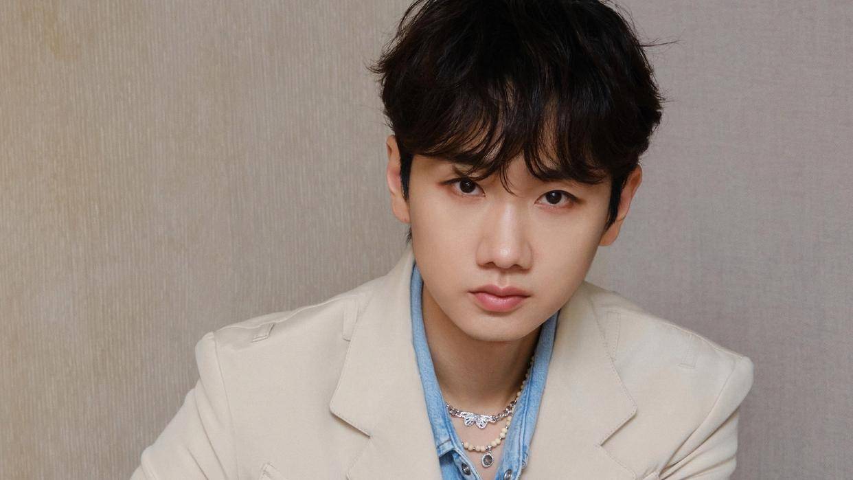 汪苏泷回乡炸场!辽宁春晚录制现场人山人海,粉丝哭喊_观众_游子_笑容