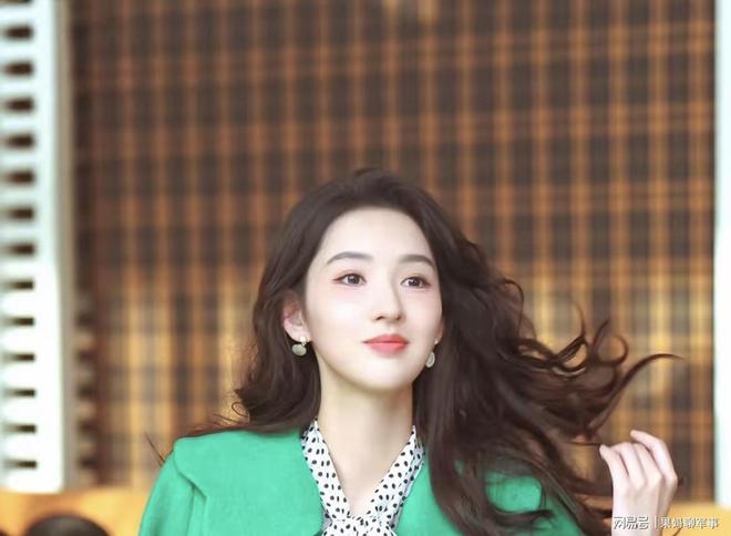 我感觉，王玉雯暂时嫁不出去了不是没人追