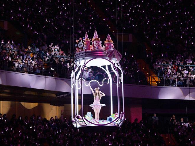 855天79场创演艺生涯新里程碑，王心凌SUGAR HIGH世界巡演收官