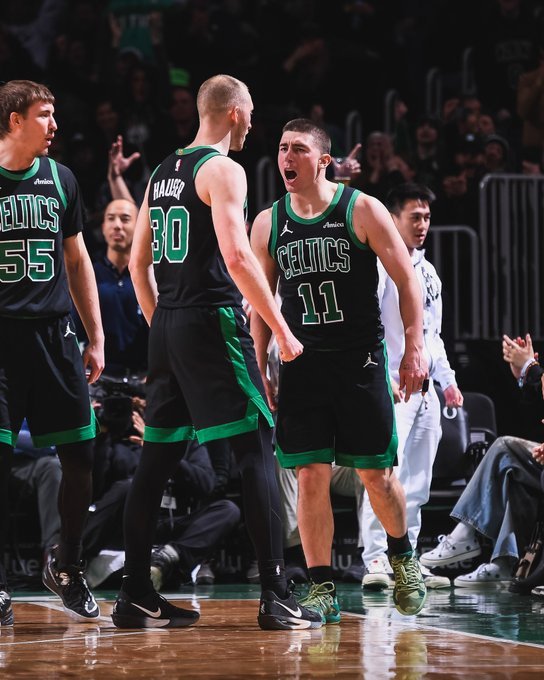 绿军22分逆转三杀热火5连胜：布朗29+7维金斯26分 武切首秀两双