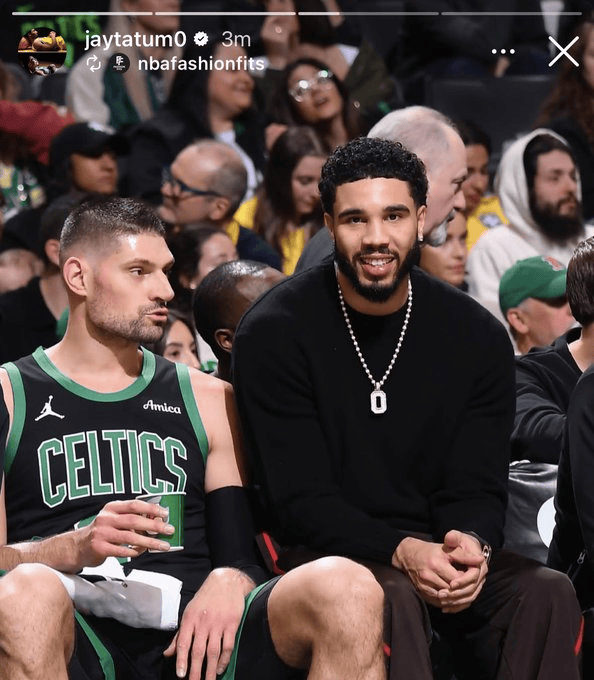 很满意！塔图姆ins晒出与新援武切维奇在替补席的合照