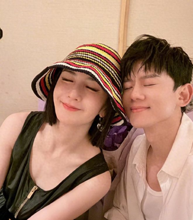 谢娜官宣明年开唱！经典曲目回归，与张杰跨年互动引期待