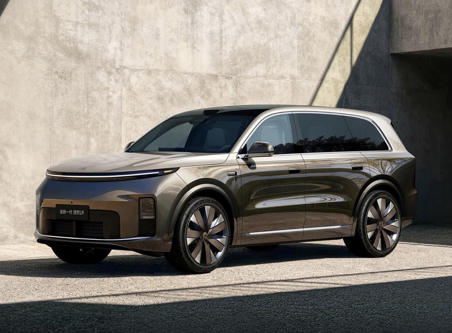 理想L9 Livis官图发布,增加侧向固态激光雷达,预计二季度发布