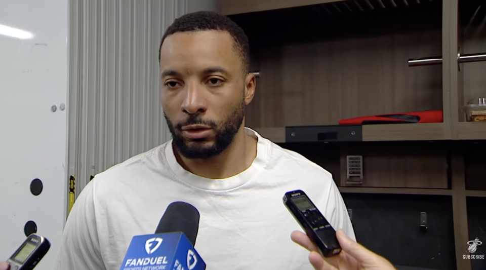 鲍威尔采访全文：手指并未骨折，对球队挥霍领先优势很失望