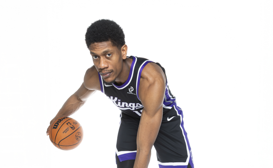 国王首发：威斯布鲁克、拉文、德罗赞、亨特、雷诺