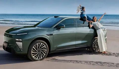 极氪007 VS 小米SU7:25万级纯电轿车巅峰对决，实测结果令人意外!