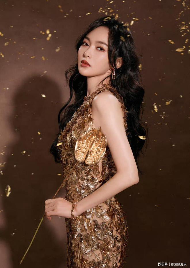穿礼服头发掉链子？唐嫣流金造型封神：好发才是颜值王牌！