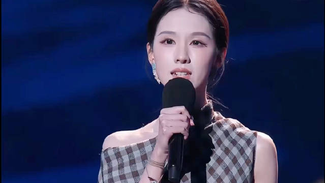 陈都灵微博之夜演讲讲述家国美好