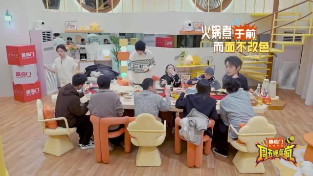 这个杨迪一直在引诱过午不食控制体重的魏大勋，太坏了哈哈哈哈！