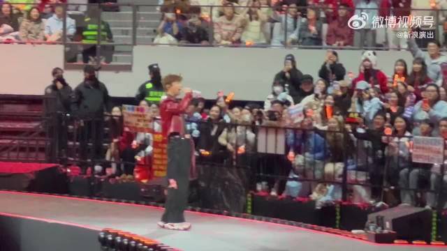 张杰新春演唱会收官官宣鸟巢12场