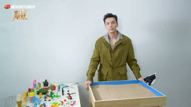 陈伟霆畅想2025称被爱包围，分享心理地貌创作