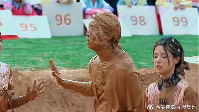 泥潭斗舞，丞丞无表情舞姿太搞笑，反观孙珍妮跳的好美！