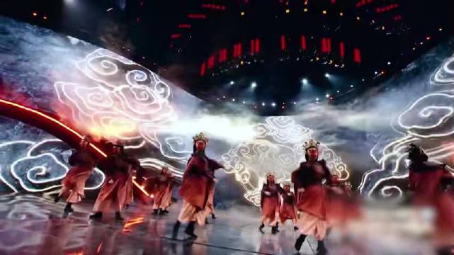 胡彦斌金丝圣袍演绎斗战圣佛，快嘴唱段搭配炫目变脸