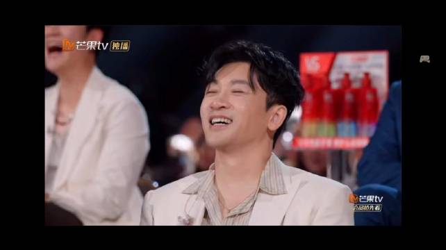 孙楠那英颁奖台互动尽显多年默契