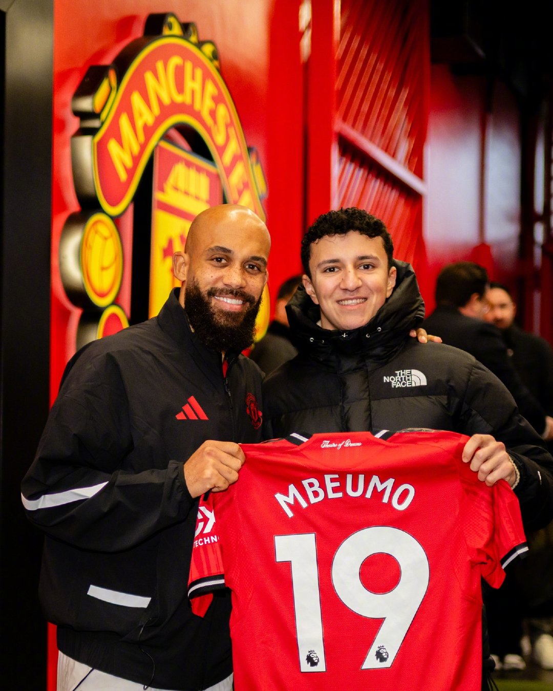 风驰电掣️ 欢迎F1赛车手哈贾尔来到梦剧场！