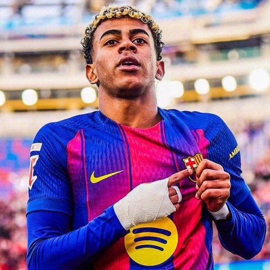 巴萨球员亚马尔的最新赛季进球和助攻数据是多少？