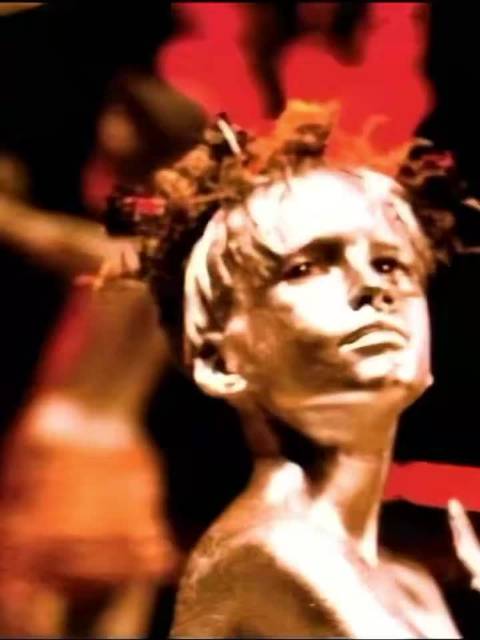 小红莓主唱撕毁百万支票坚持创作Zombie