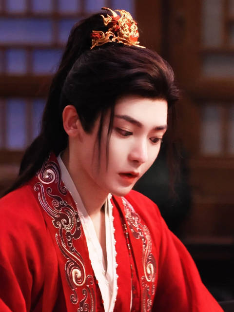 视线已锁定目标 吃道具了 -侯明昊萧无衣 -侯明昊雀骨