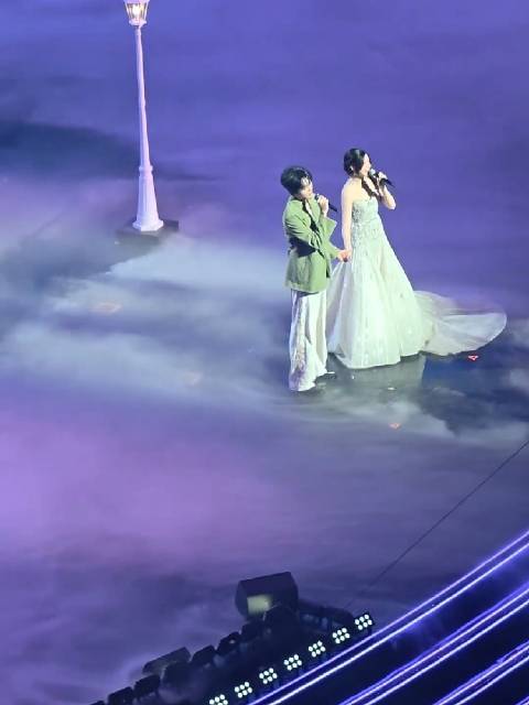 早安晚安，微博之夜姐姐弟弟的婚礼现场