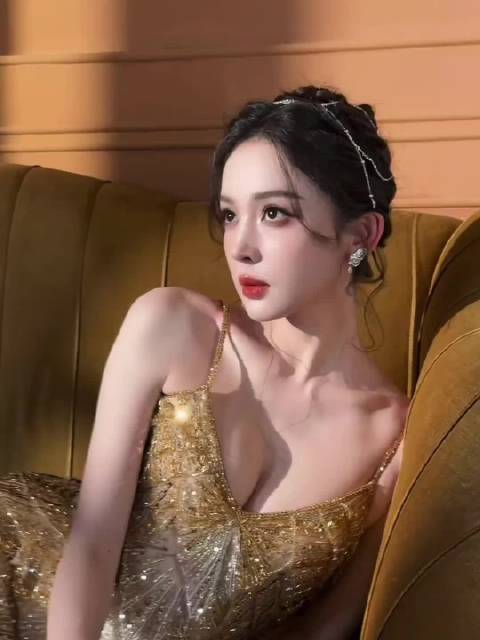 娜扎的美很简单：让自己闪闪发光！