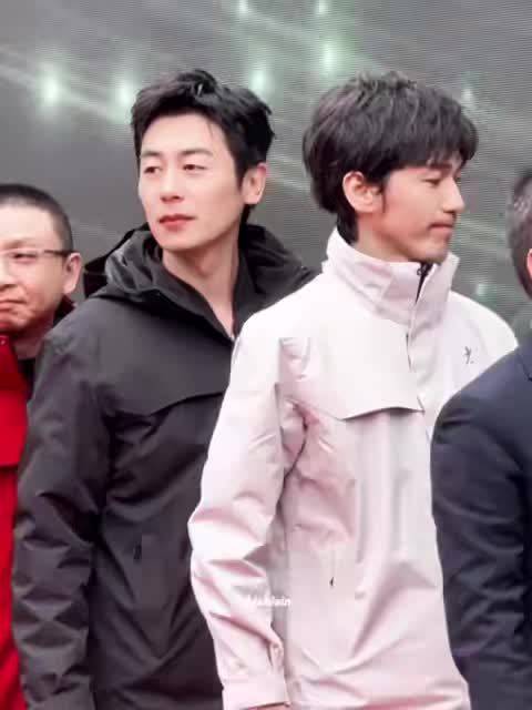 朱亚文白宇中国网络视听盛典献声互补