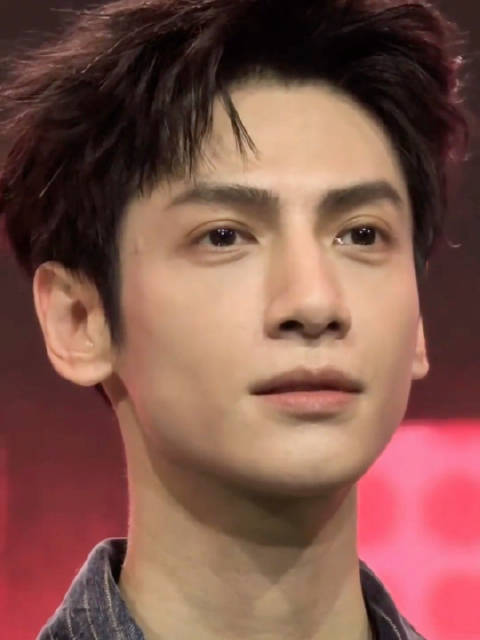 投稿 罗云熙 手机直出生频