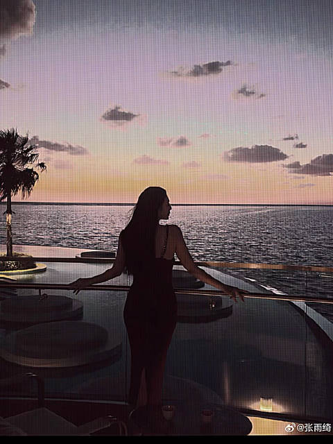 问我理想型？我直接开始描述你了张雨绮 向全世界安利张雨绮