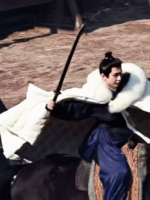 成毅白衣披风路透，白衣肆意潇洒的少年郎