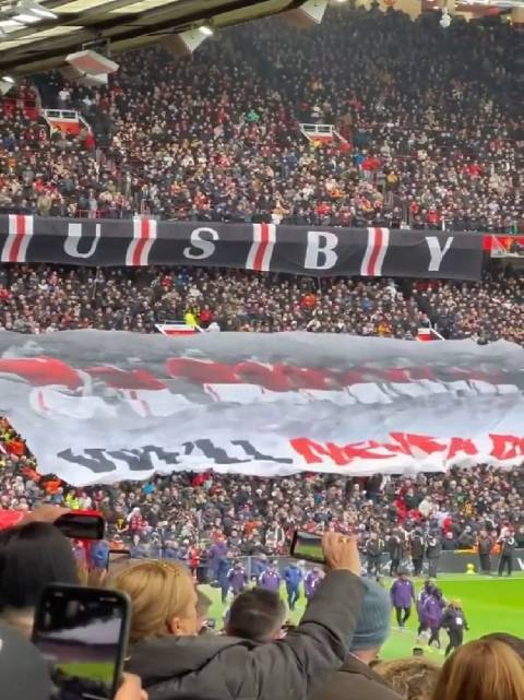 曼联2比0热刺豪取英超四连胜，B费9场造12球卡里克创奇迹