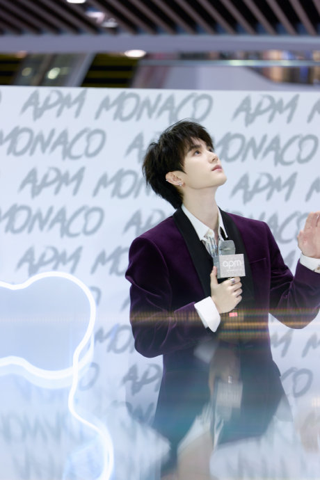 周翊然作为APM Monaco亚太区代言人，双方的合作模式和商业价值如何？