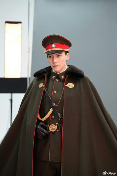 《九门》剧中陈伟霆露腹肌的精彩场景大概会在什么时候出现？