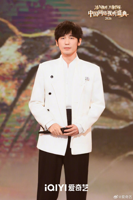 白宇、周雨彤、朱亚文合唱的《敬太平》完整版在哪里可以看？