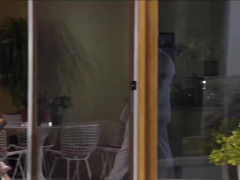 哈哈哈残酷冷血的基因 就他们三个笑的欢乐 摩登家庭