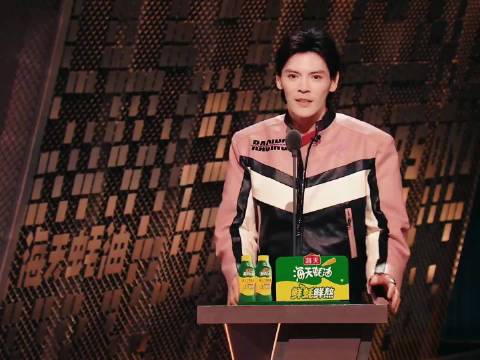 向佐诉苦被指矫情，丁真劝其退出娱乐圈