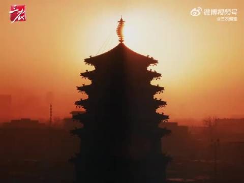 正定古城落日余晖映照千年古韵，梁思成赞隆兴寺为京外名刹之首