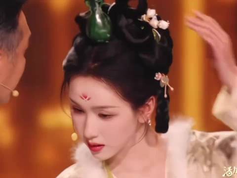 情景讲述《故宫守护者》陈都灵妆造表情很到位！