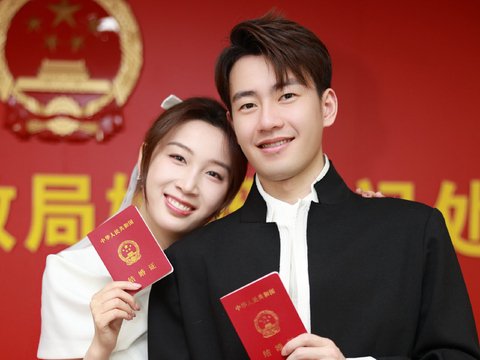 国乒国羽“联姻”！王昶与钱天一领证结婚，郎才女貌太般配