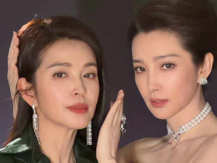 从摆地摊到影后总裁：李冰冰李雪“内娱冰雪奇缘”如何炼成？