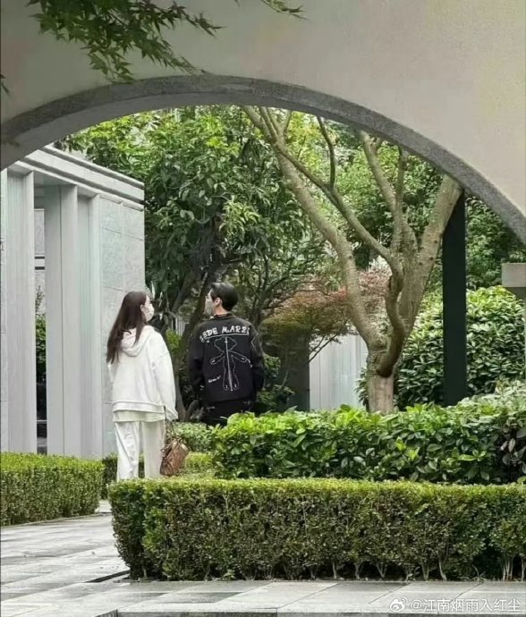 罗云熙探班陈瑶剧组以及与闺蜜聚餐等互动具体是什么情况？