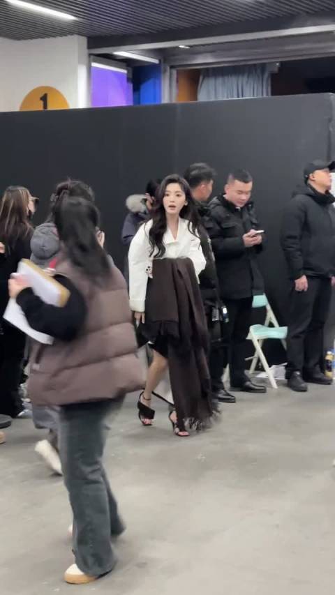 章若楠，感觉像是女强人型，是大女主姐姐类