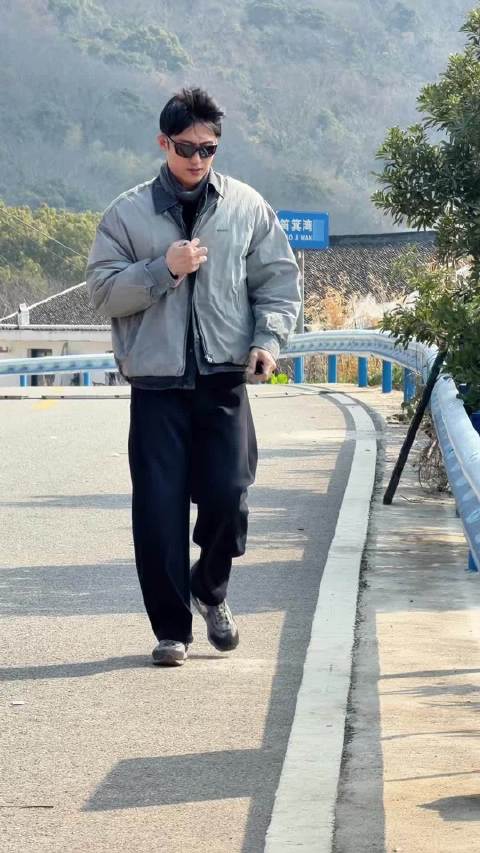 今日小云云上班 注意保暖 @Johnny黄景瑜