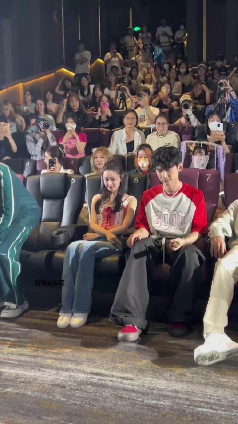 白敬亭 同框合影，大家爱看就多发点～长风渡白敬亭白敬亭