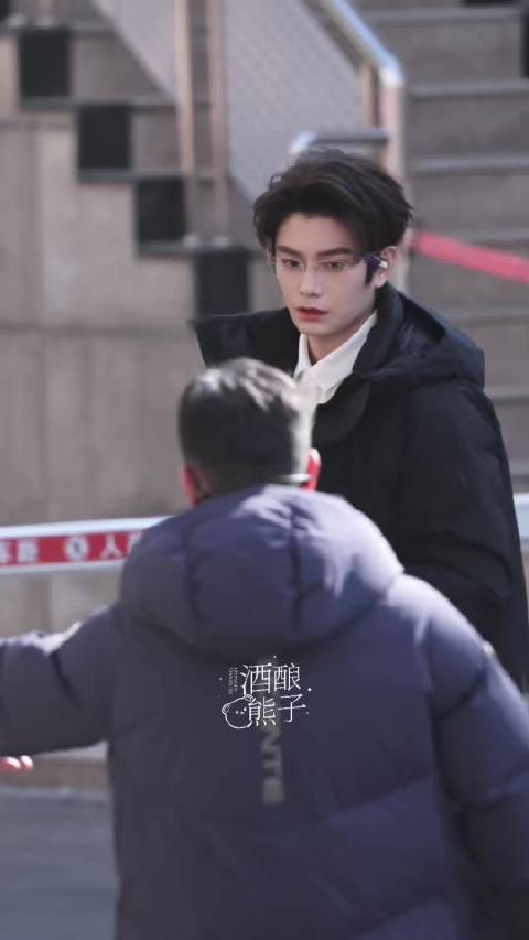 今日份丁禹兮春晚联排上班好正