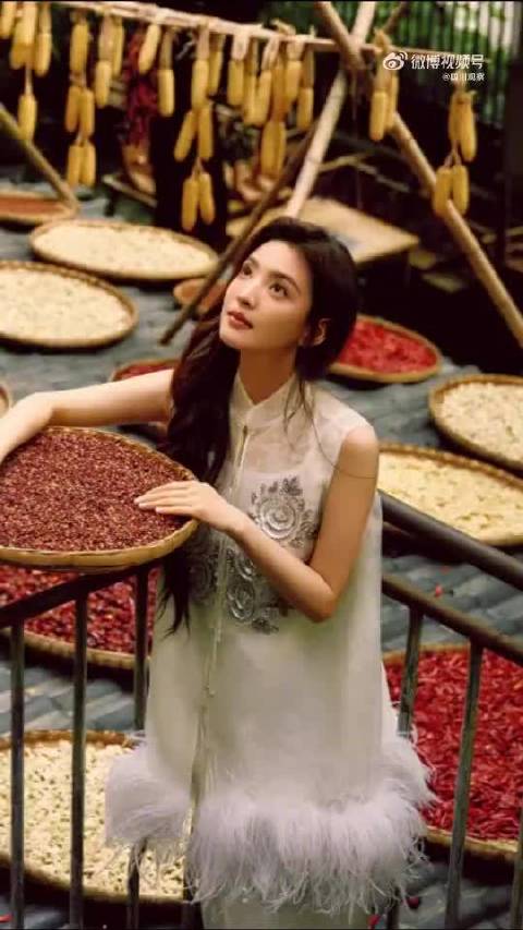 章若楠探访重庆火锅非遗工艺，体验百年牛油熬制技艺