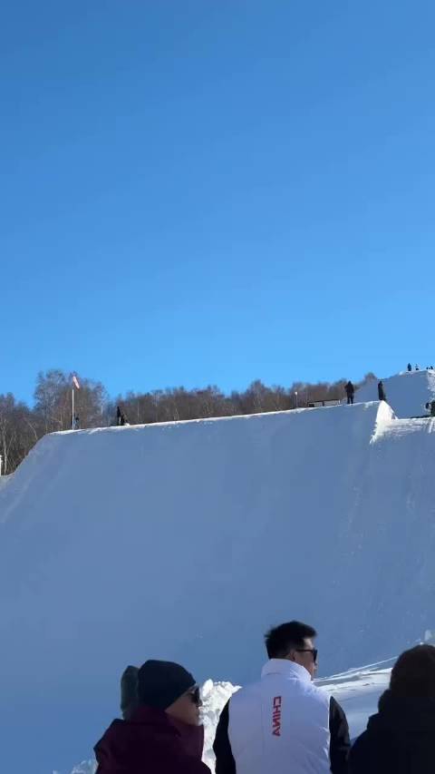 恭喜小鸣集齐金银铜牌 是吃了德芙吗，上车好丝滑