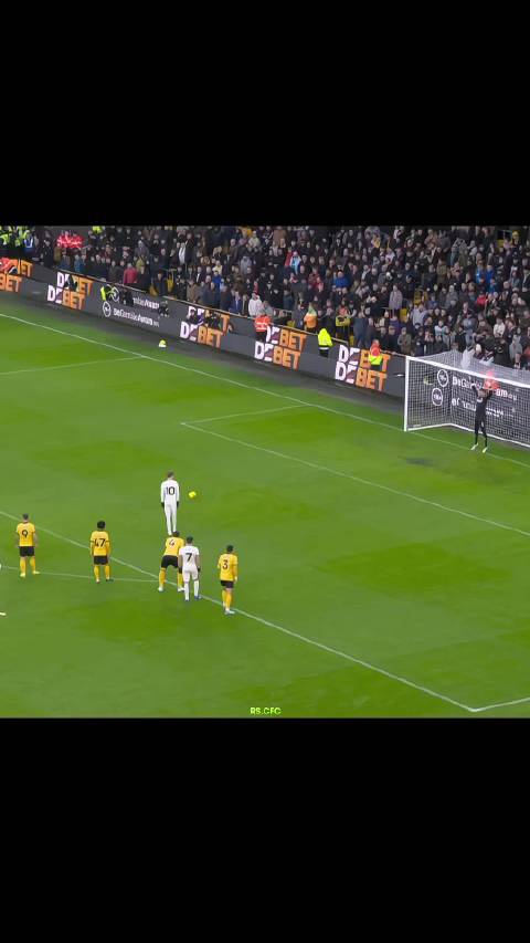 B费在帕尔默的IG下评论：“多么棒的球员啊”