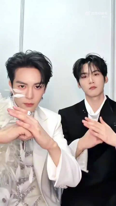 两位联动啦！一起cha了最近特别火的弥渡山歌