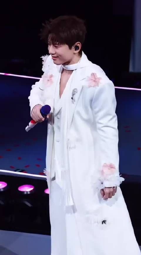 张杰未LIVE巡回演唱会鸟巢收官，12场献唱温柔力量