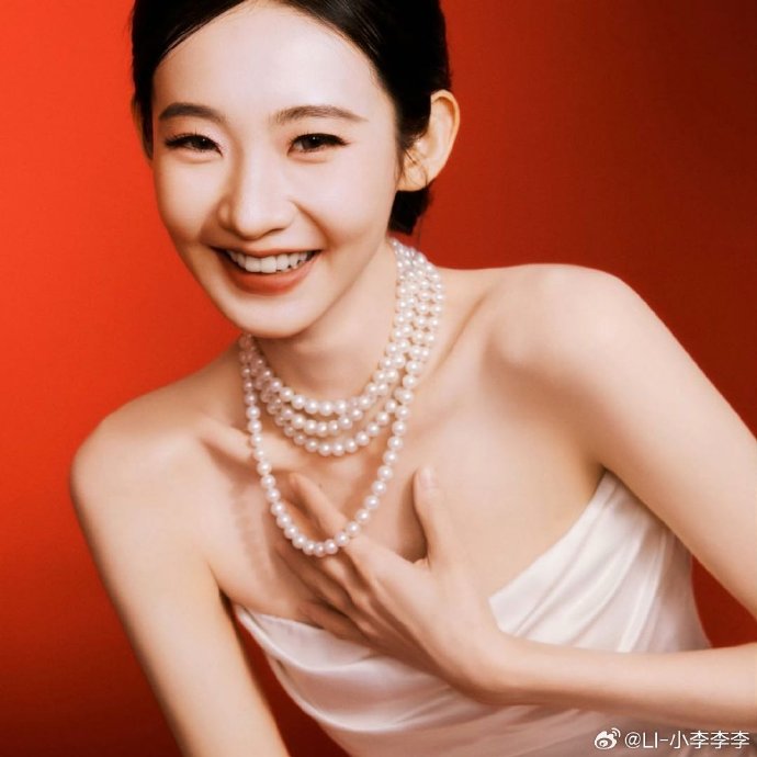 时代峰峻旗下几代艺人在2026微博之夜有哪些有趣的幕后互动细节？